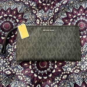 Michael Kors wristlet